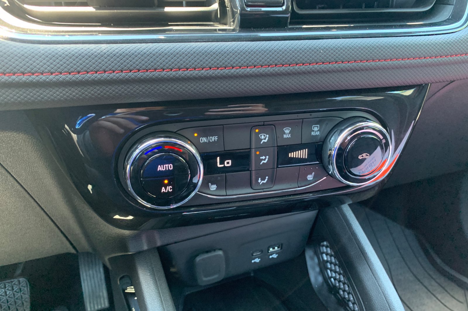 Used 2025 Chevrolet TrailBlazer RS w/ Convenience Package FWD image 24