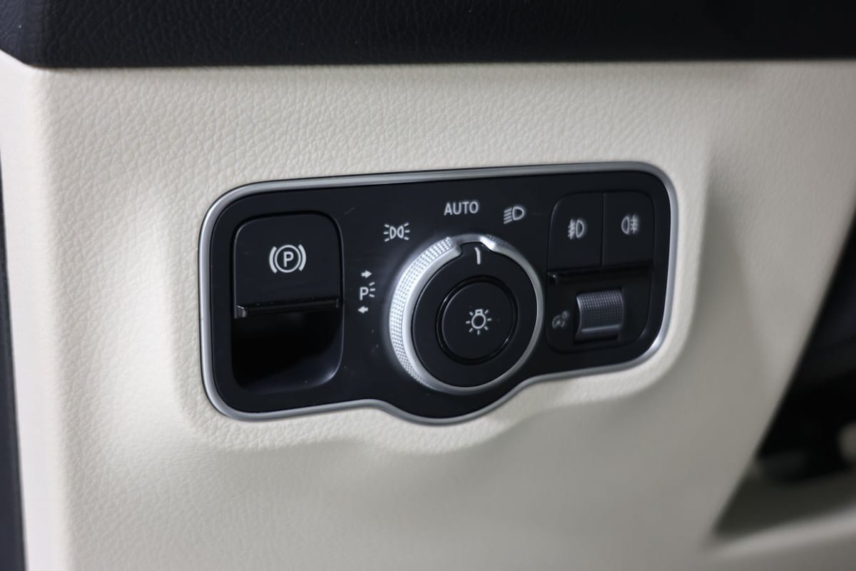 Used 2025 Mercedes-Benz GLB 250 4MATIC image 22