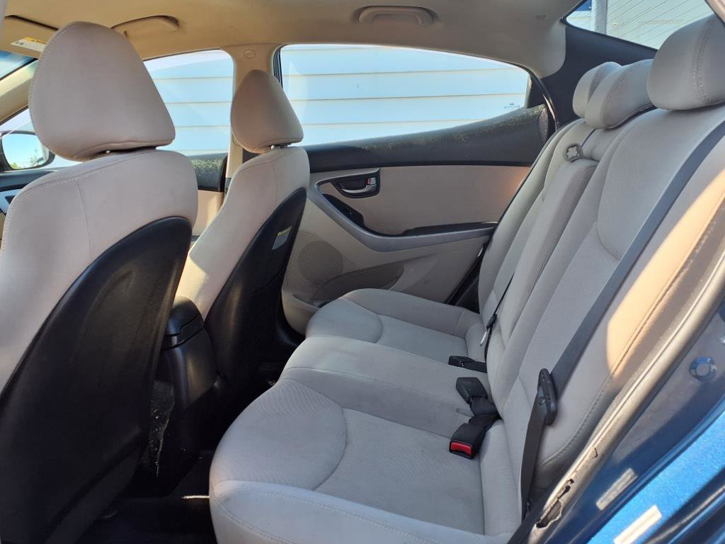 Used 2014 Hyundai Elantra SE w/ Option Group 02 FWD image 9