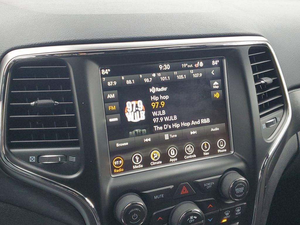 Used 2018 Jeep Grand Cherokee Laredo image 20