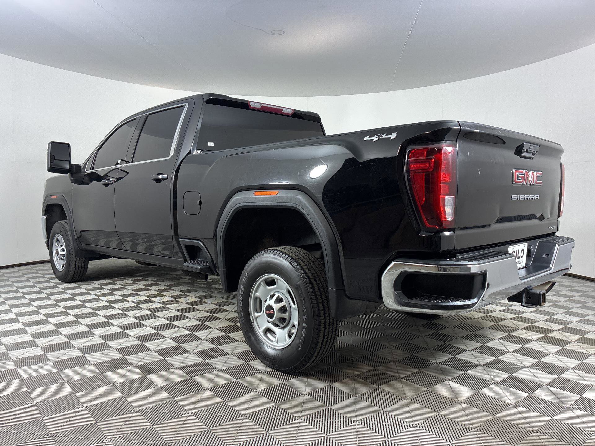 Used 2021 GMC Sierra 2500 SLE w/ SLE Convenience Package image 3