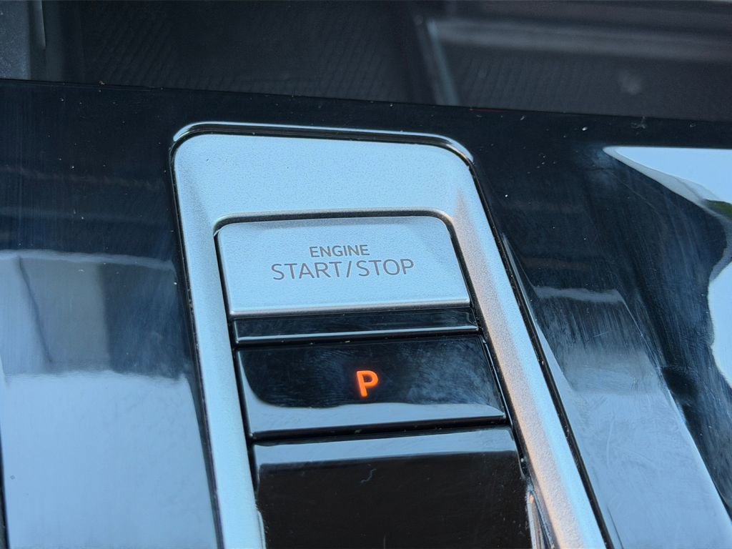 Used 2024 Volkswagen Atlas SE image 17