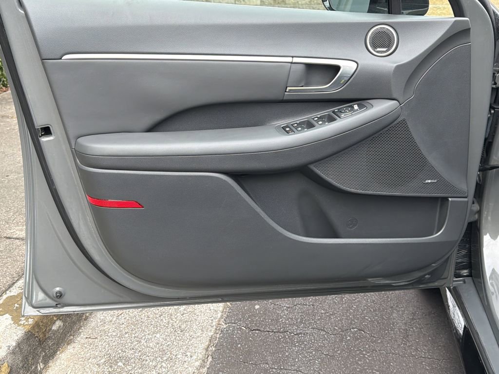 Used 2022 Hyundai Sonata SEL Plus w/ Preferred Accessory Package image 10