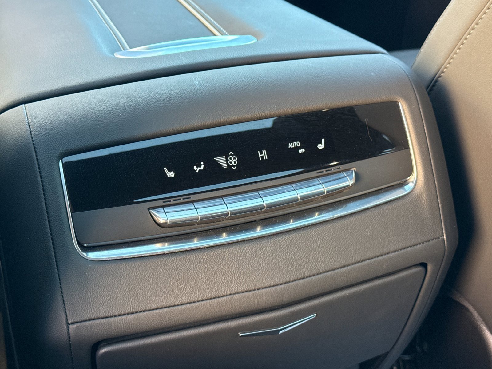 Used 2022 Cadillac Escalade Sport image 13