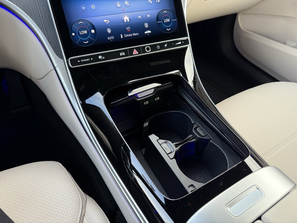 New 2025 Mercedes-Benz C 300 Sedan image 24