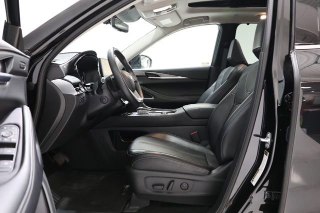 Used 2025 INFINITI QX60 Luxe w/ Vision Package AWD/4WD image 15