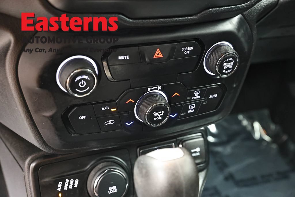 Used 2018 Jeep Renegade Altitude AWD/4WD image 20