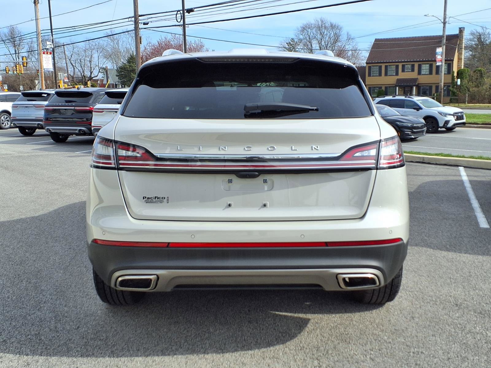 Certified 2023 Lincoln Nautilus AWD w/ Premium Package image 5