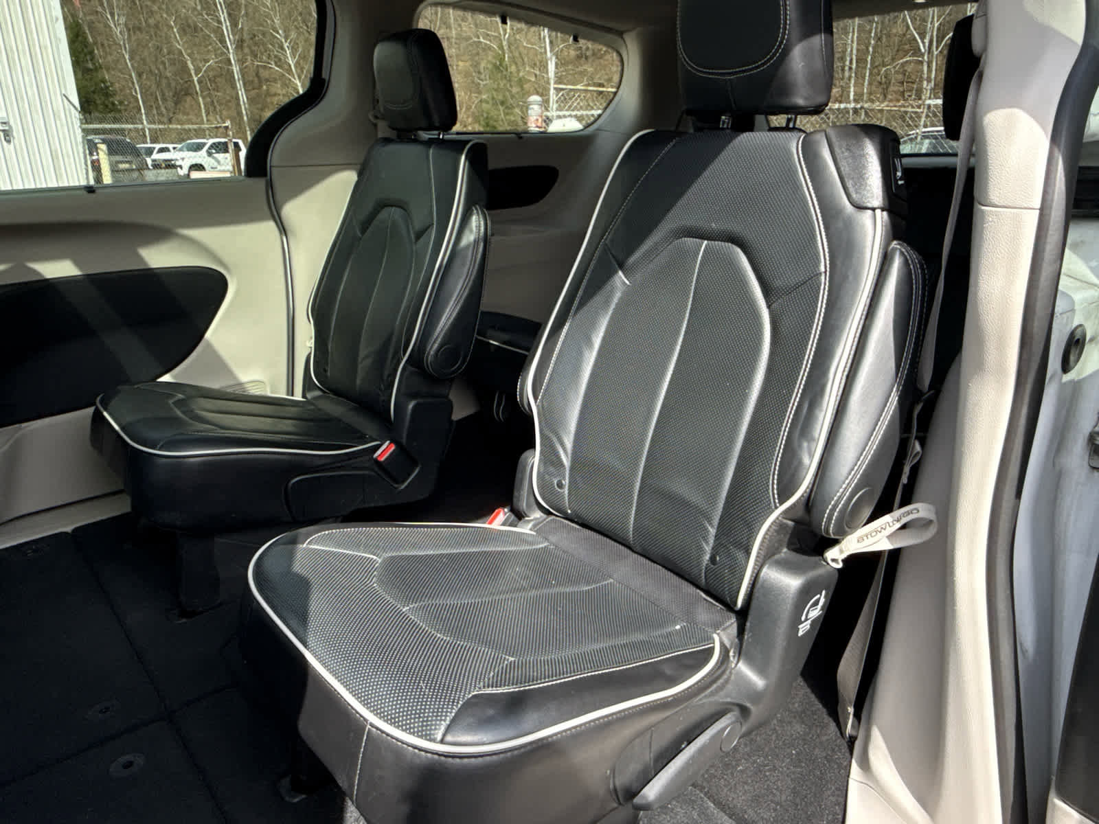 Used 2024 Chrysler Pacifica Limited image 27