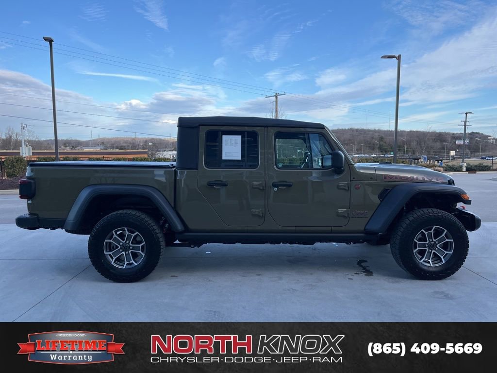 Used 2025 Jeep Gladiator Mojave w/ Convenience Group image 21