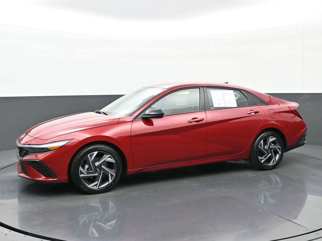 Certified 2025 Hyundai Elantra Sport image 7