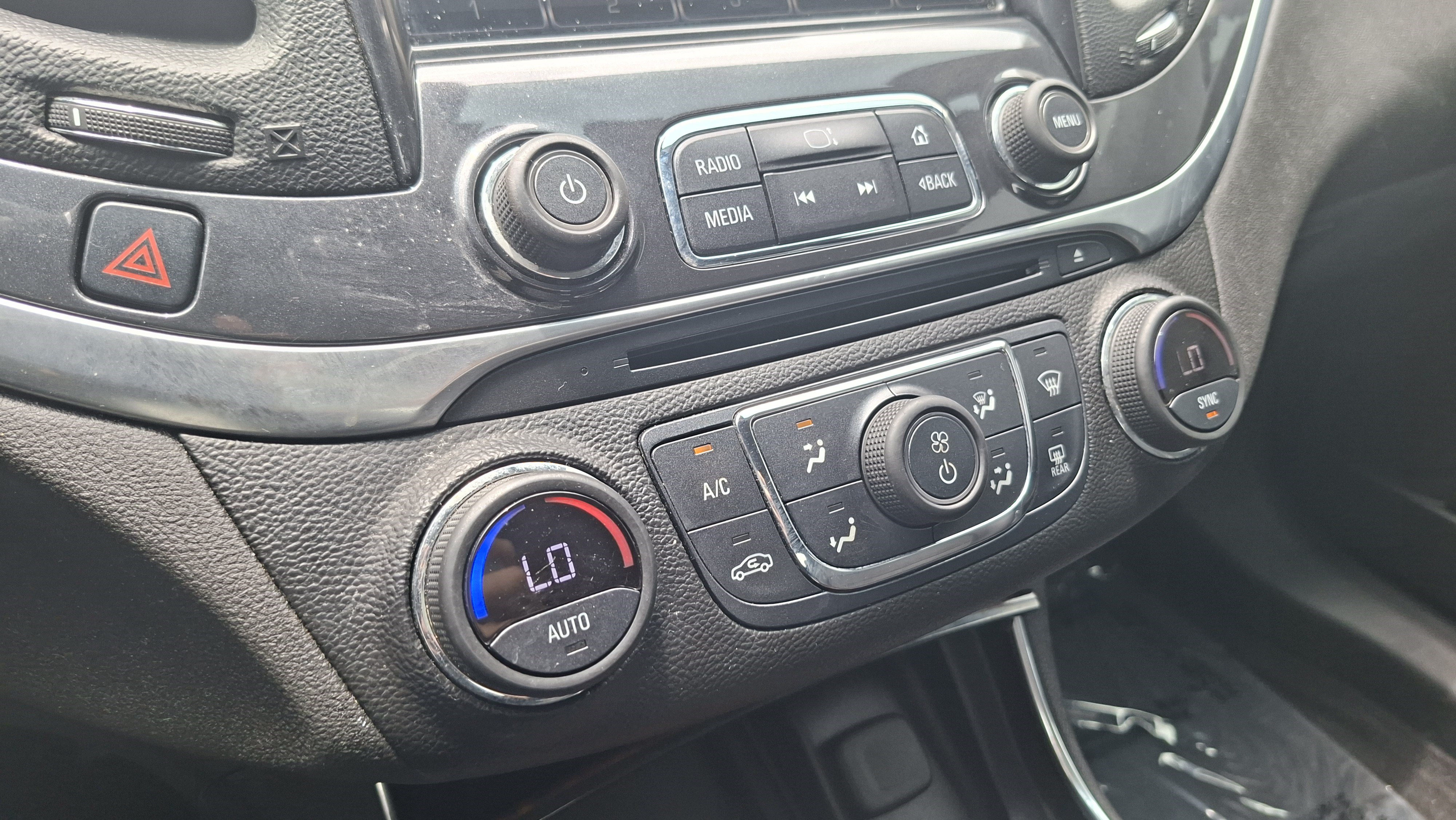 Used 2014 Chevrolet Impala LT FWD image 14