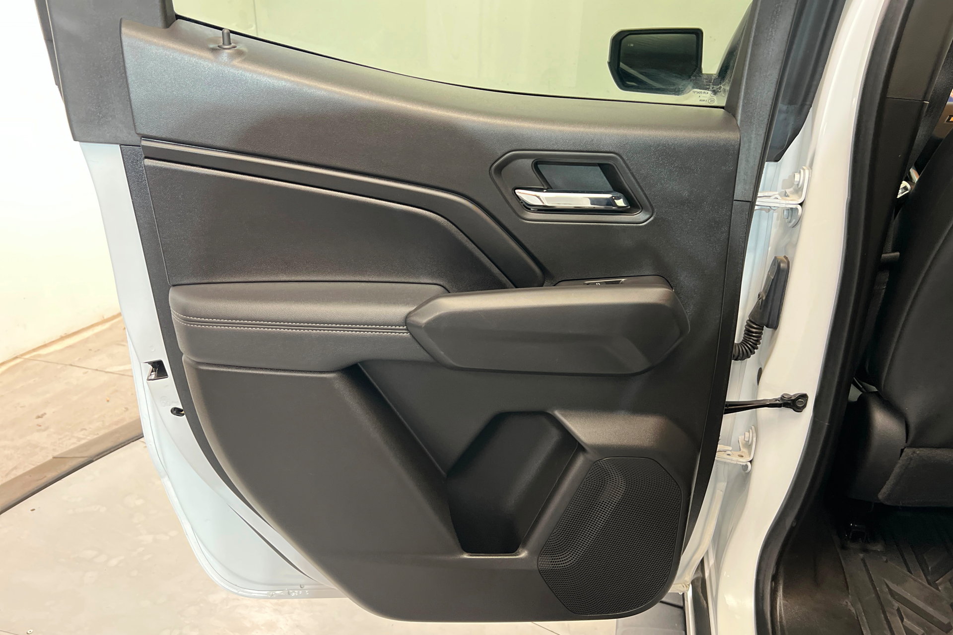 Used 2024 Chevrolet Colorado LT w/ LT Convenience Package III RWD image 19