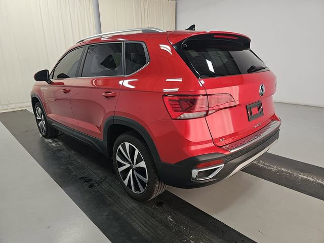 Used 2024 Volkswagen Taos SE w/ Panoramic Sunroof Package FWD image 19