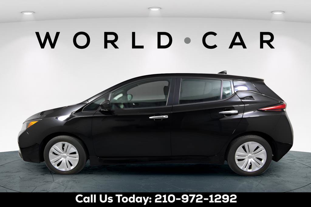 Used 2025 Nissan Leaf S image 5