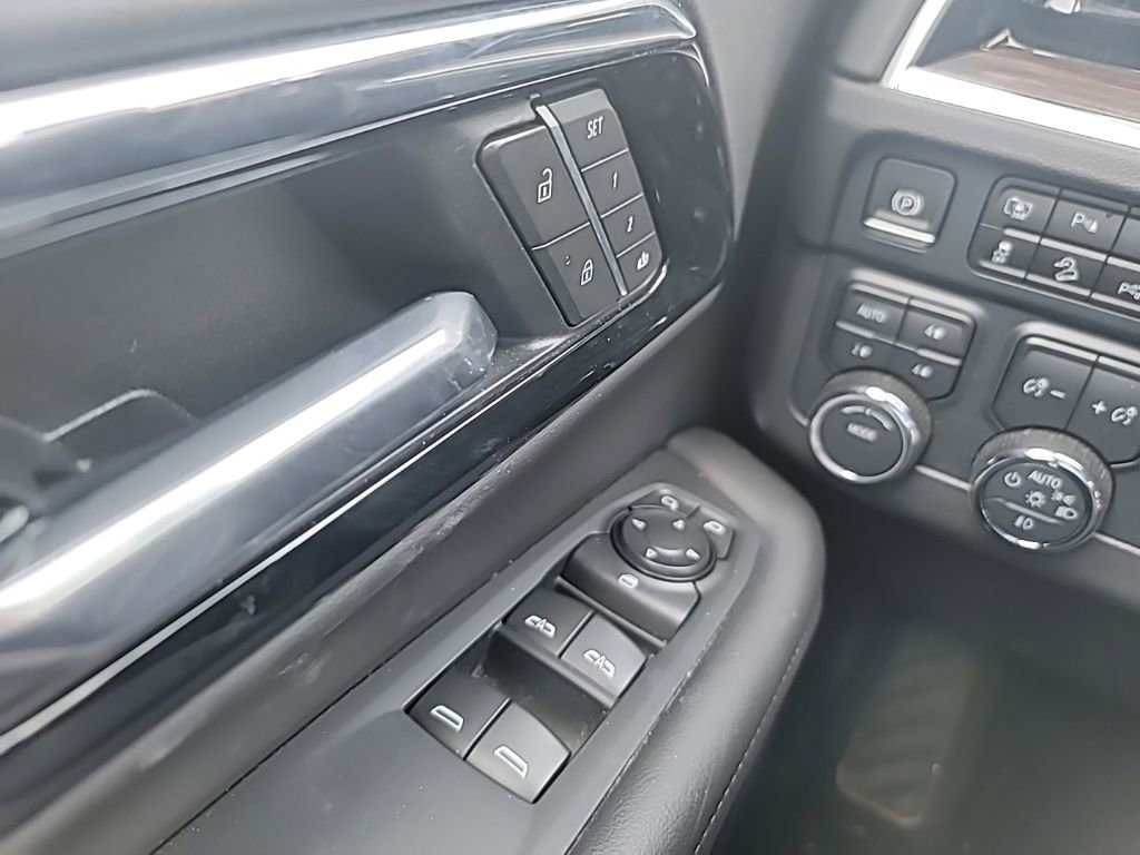 Certified 2025 Chevrolet Suburban Z71 AWD/4WD image 24