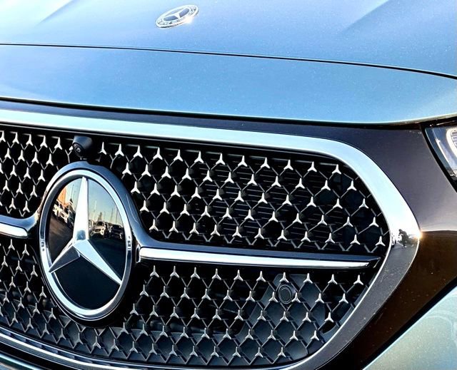 New 2026 Mercedes-Benz E 350 4MATIC Sedan image 4