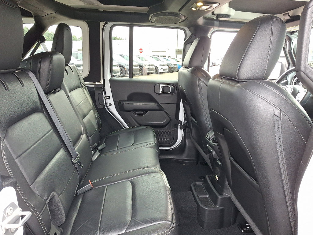 Certified 2022 Jeep Wrangler Unlimited Sahara w/ LED Lighting Group image 15