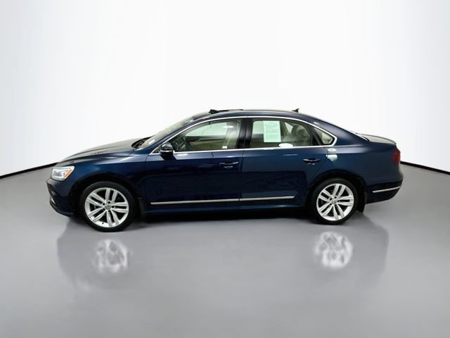 Used 2018 Volkswagen Passat 2.0T SEL Premium FWD image 4