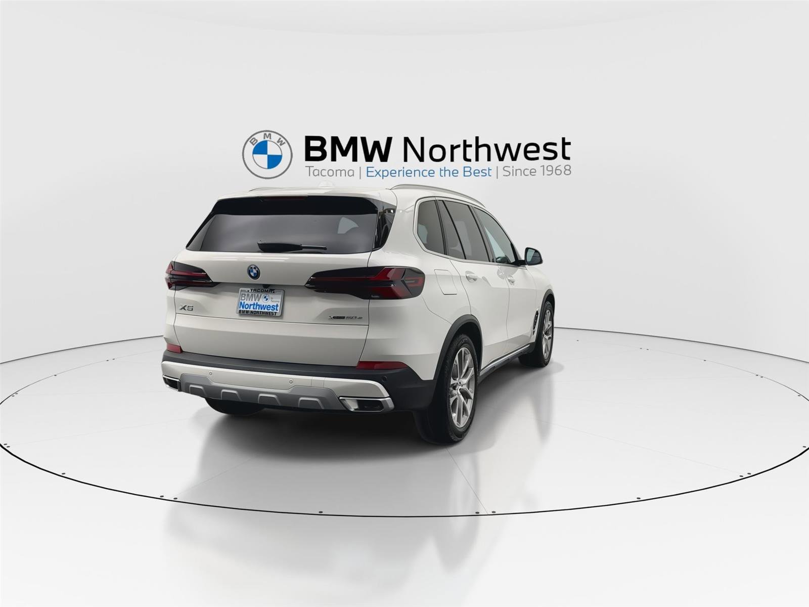 New 2026 BMW X5 xDrive50e w/ Executive Package image 2