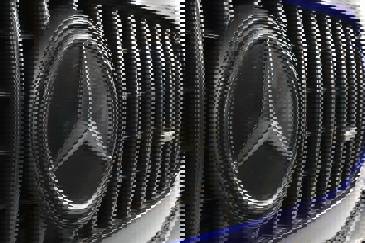 Used 2022 Mercedes-Benz GLE 53 AMG 4MATIC w/ 3rd Row Seat Package image 19