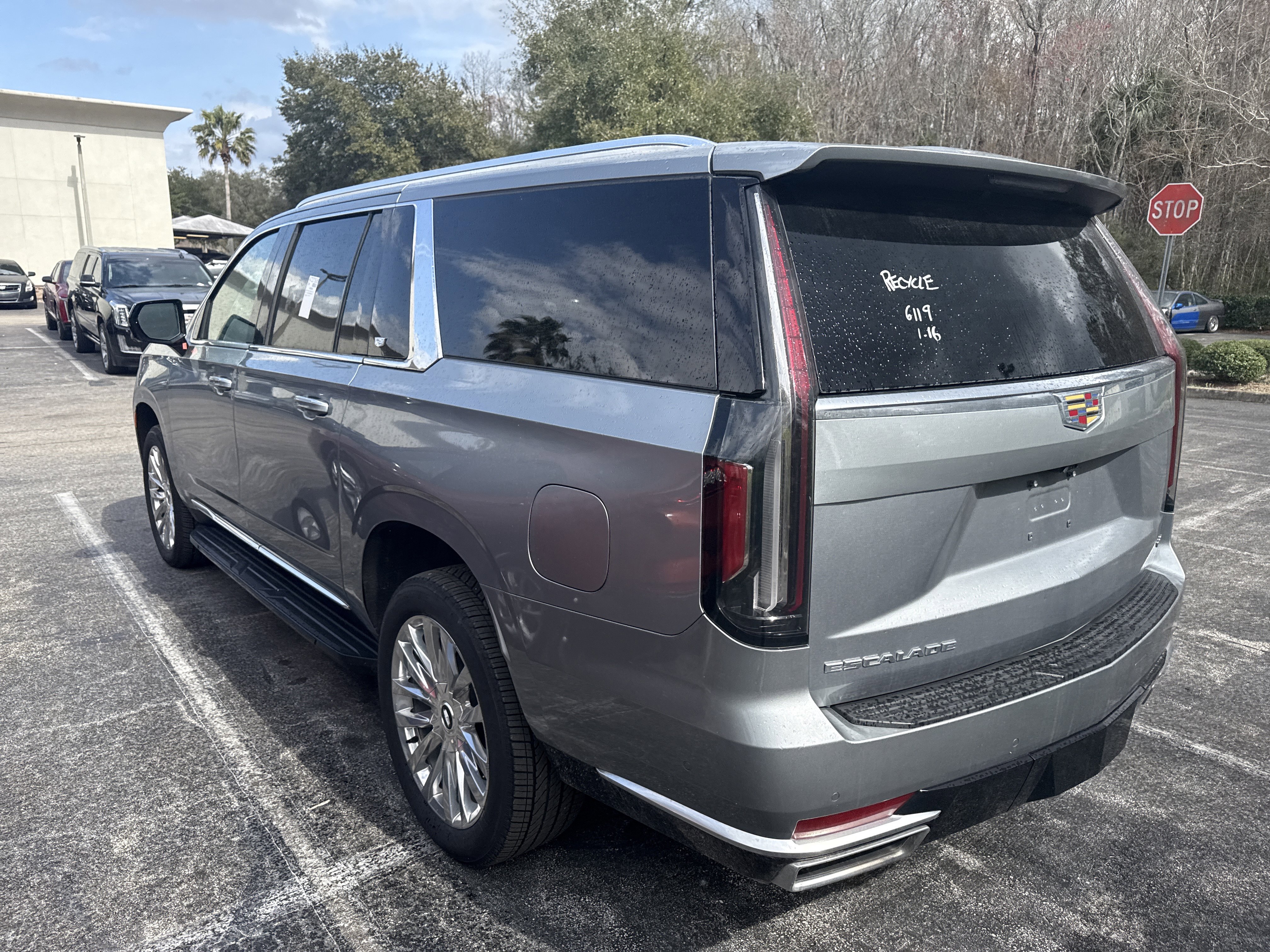 Certified 2024 Cadillac Escalade ESV Premium Luxury image 4