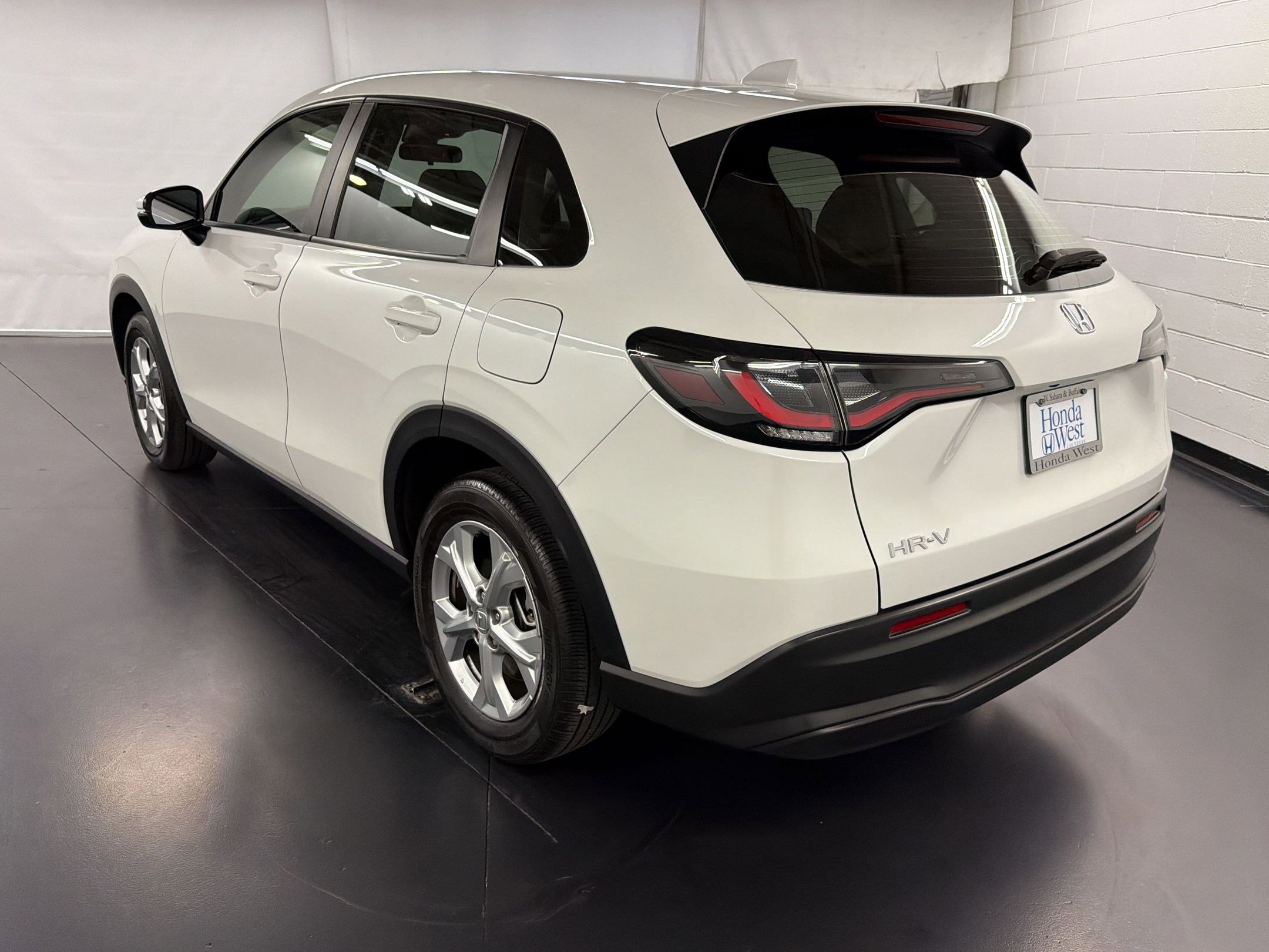 Certified 2024 Honda HR-V LX image 3