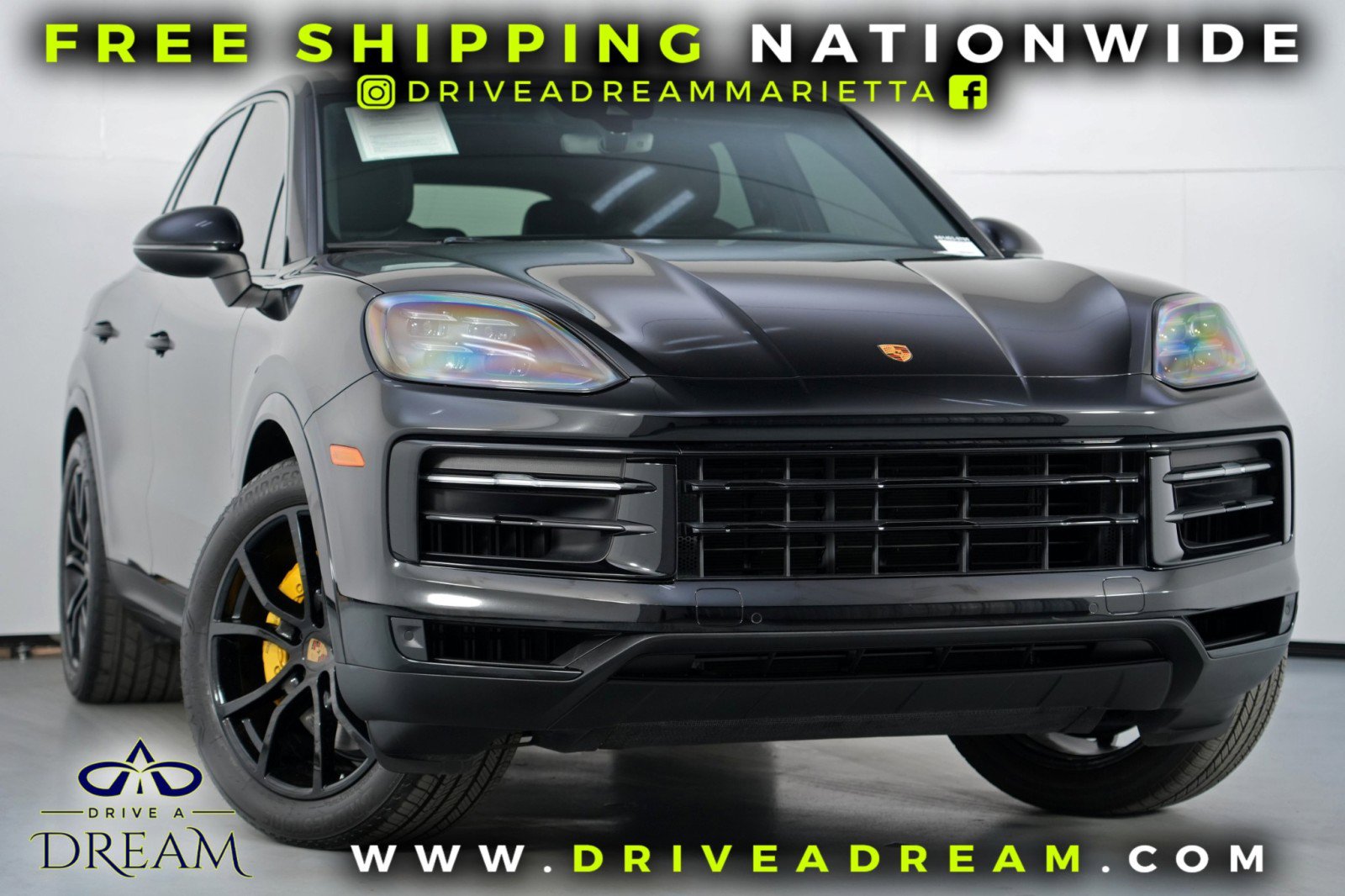 Used 2024 Porsche Cayenne w/ Sport Chrono Package image 2