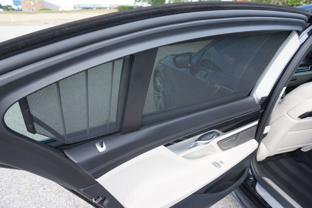 Used 2019 BMW 750i w/ Executive Package image 25