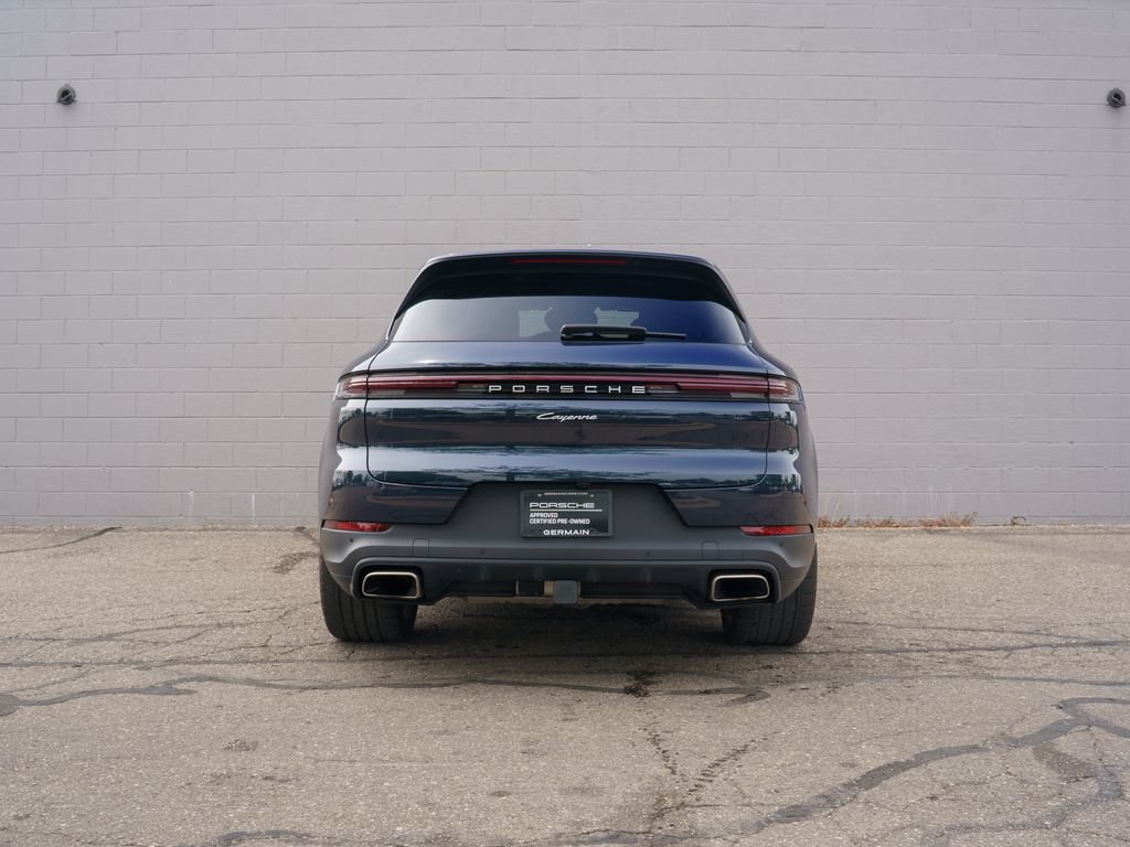 Used 2024 Porsche Cayenne AWD/4WD image 6