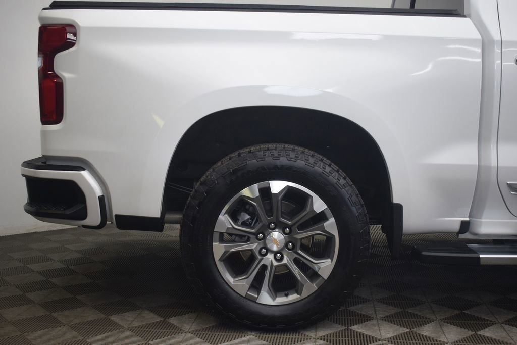 Used 2025 Chevrolet Silverado 1500 High Country w/ Technology Package AWD/4WD image 33