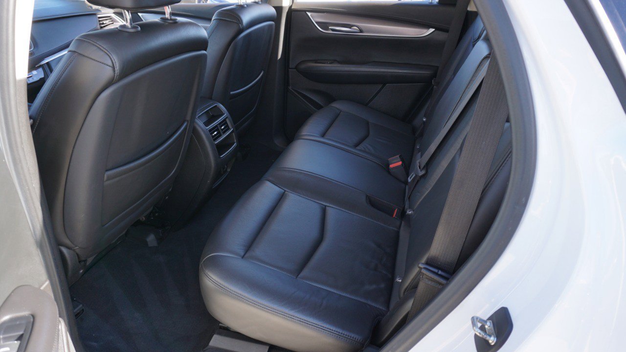 Used 2018 Cadillac XT5 Luxury w/ Driver Awareness Package image 29