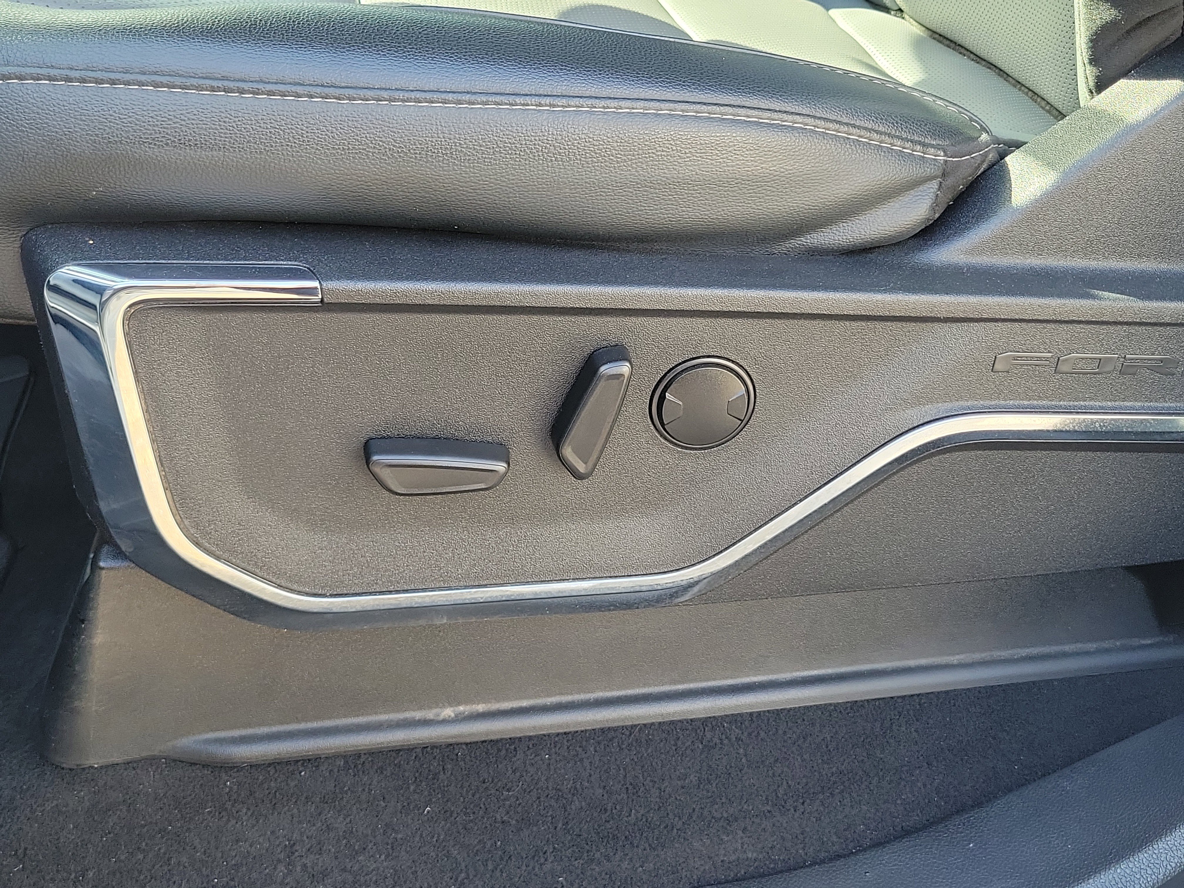 Used 2023 Ford F150 Lariat image 23