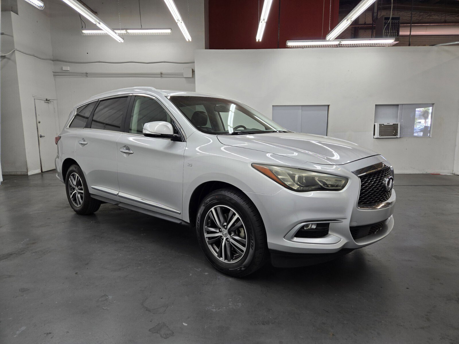 Used 2016 INFINITI QX60 Luxe w/ Premium Package AWD/4WD image 4
