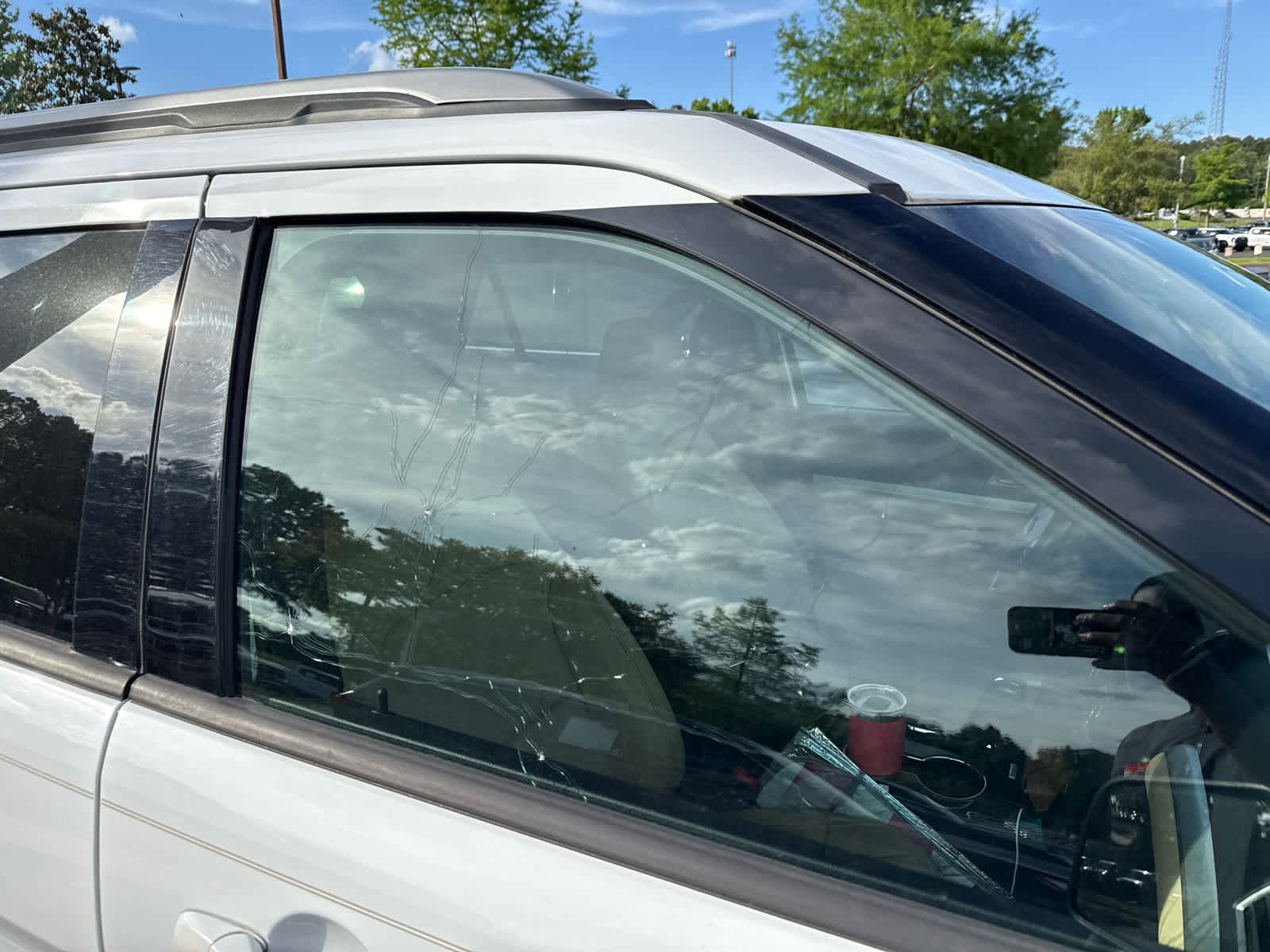 Used 2016 Ford Explorer XLT w/ Equipment Group 202A FWD image 4