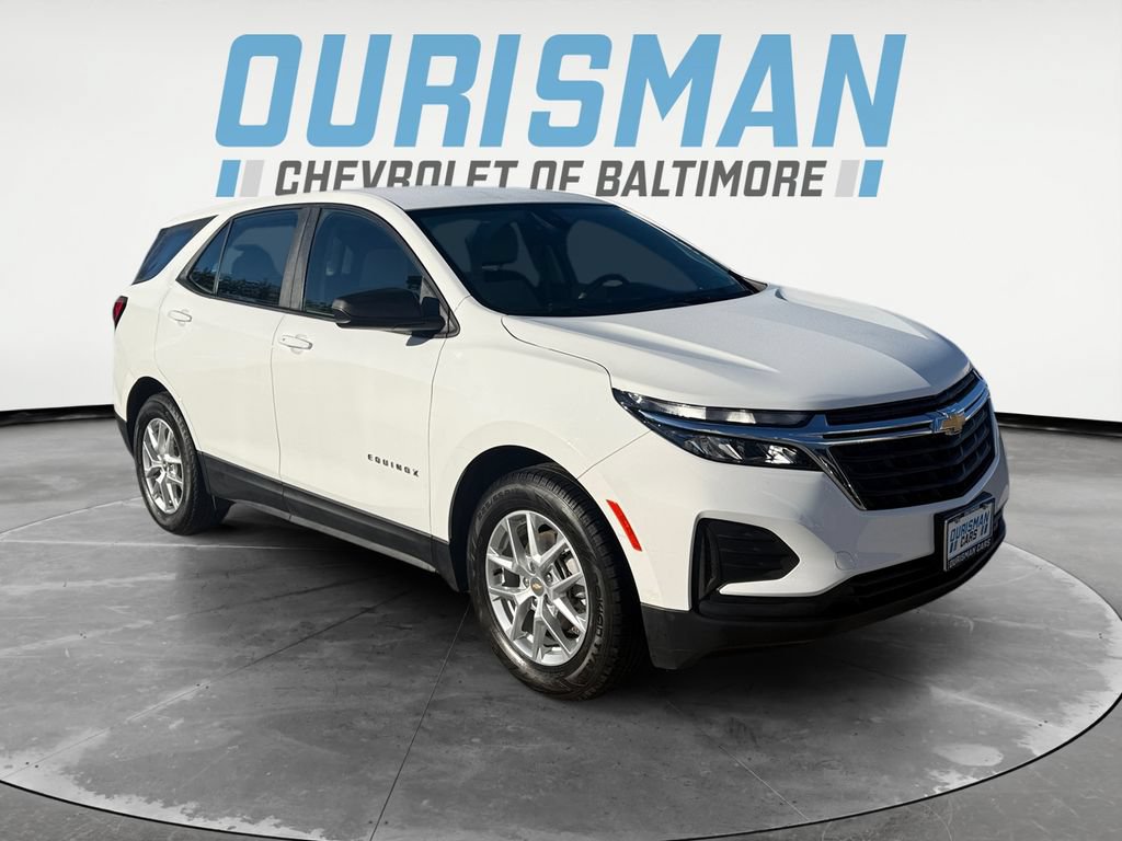 Used 2022 Chevrolet Equinox LS w/ Driver Confidence II Package FWD image 1