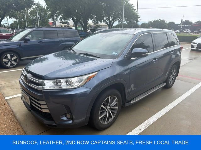Used 2019 Toyota Highlander XLE FWD image 1