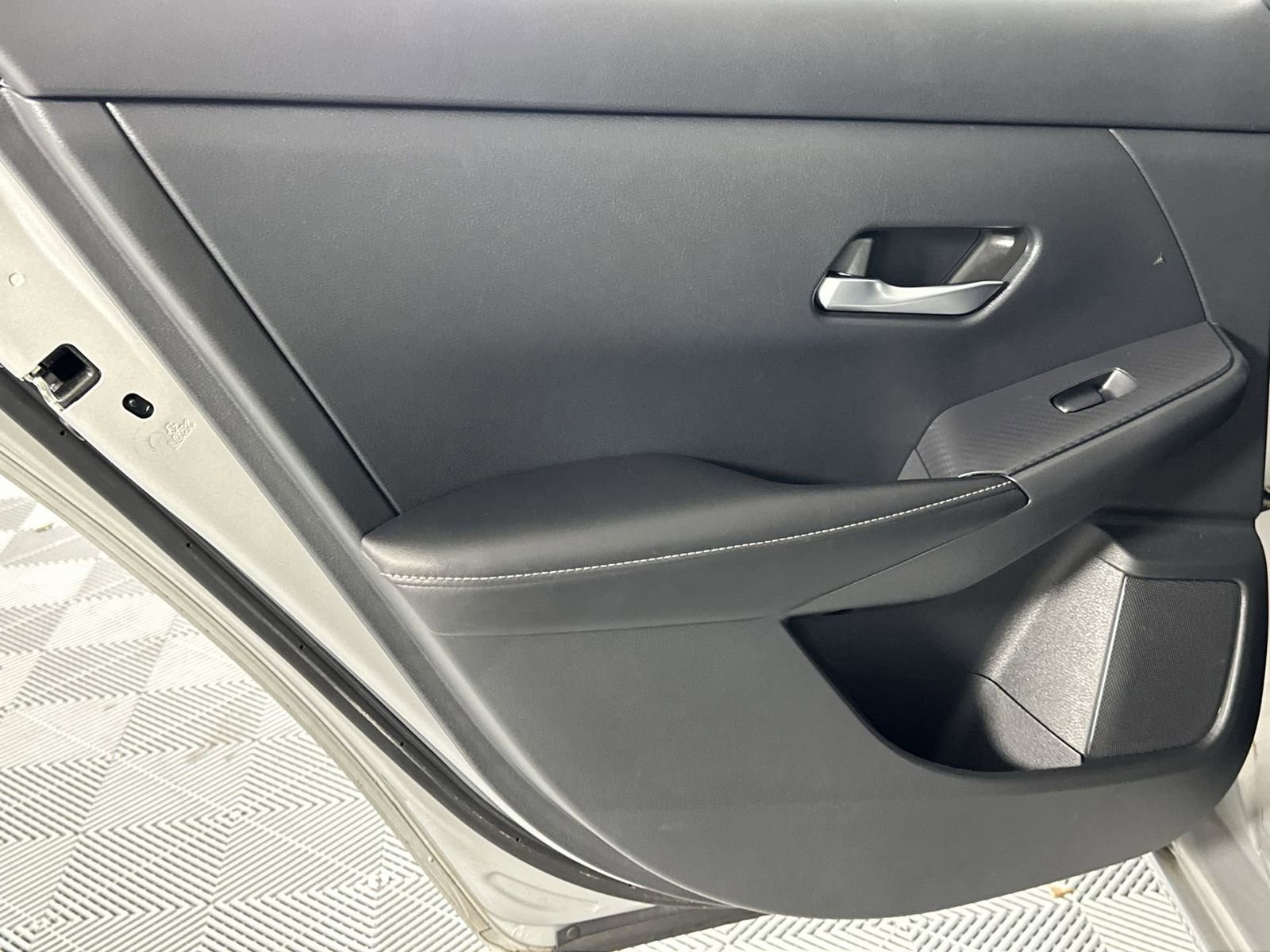 Used 2023 Nissan Sentra SV image 29