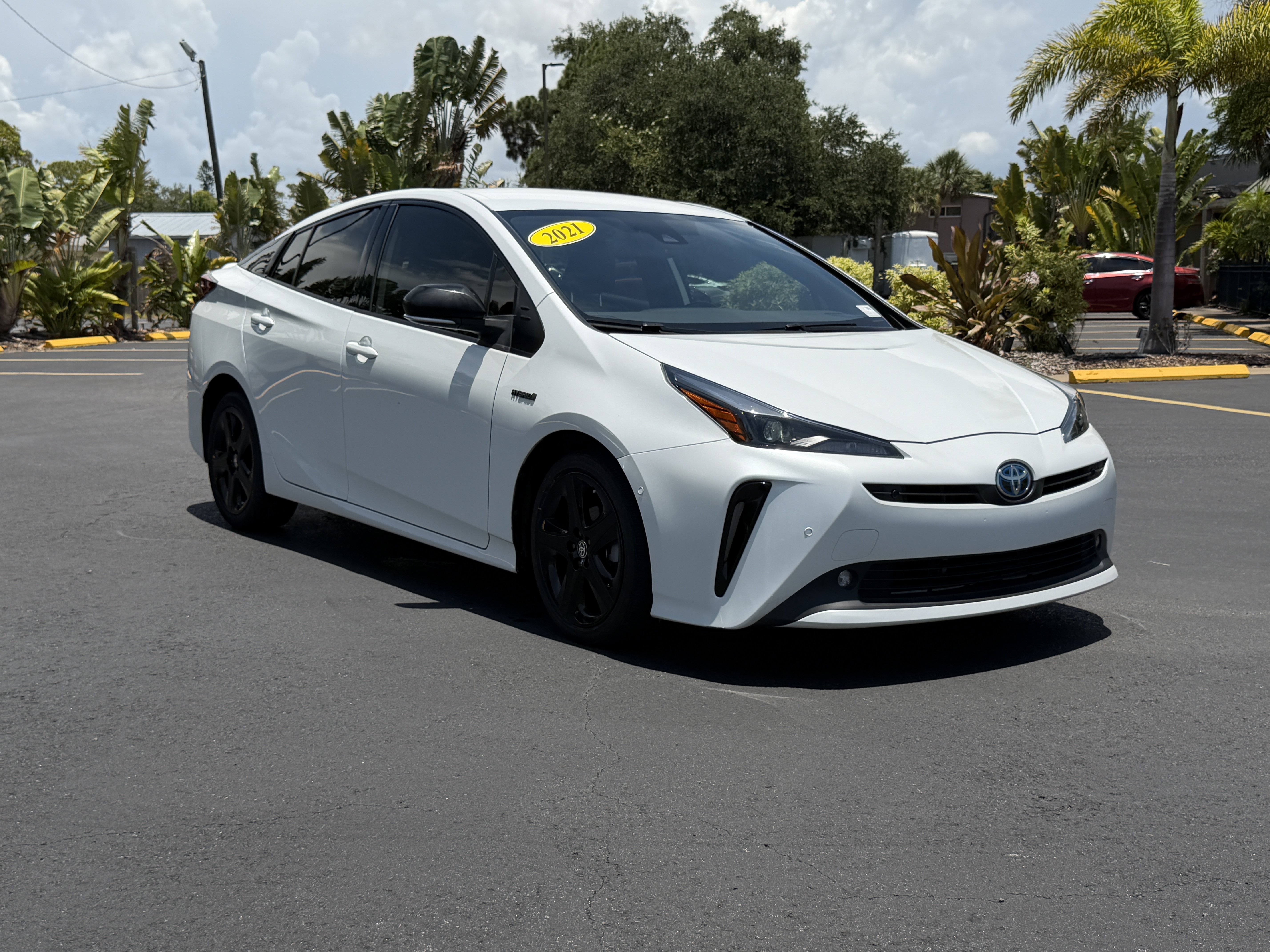 Used 2021 Toyota Prius FWD image 2