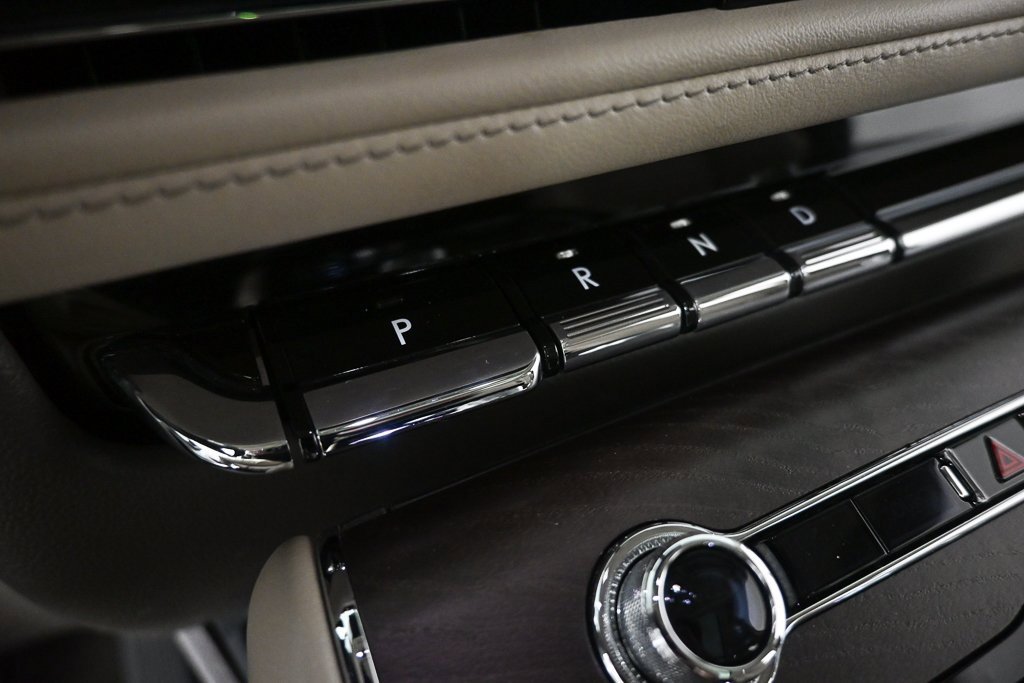 Used 2022 Lincoln Aviator Reserve w/ Equipment Group 201A image 14