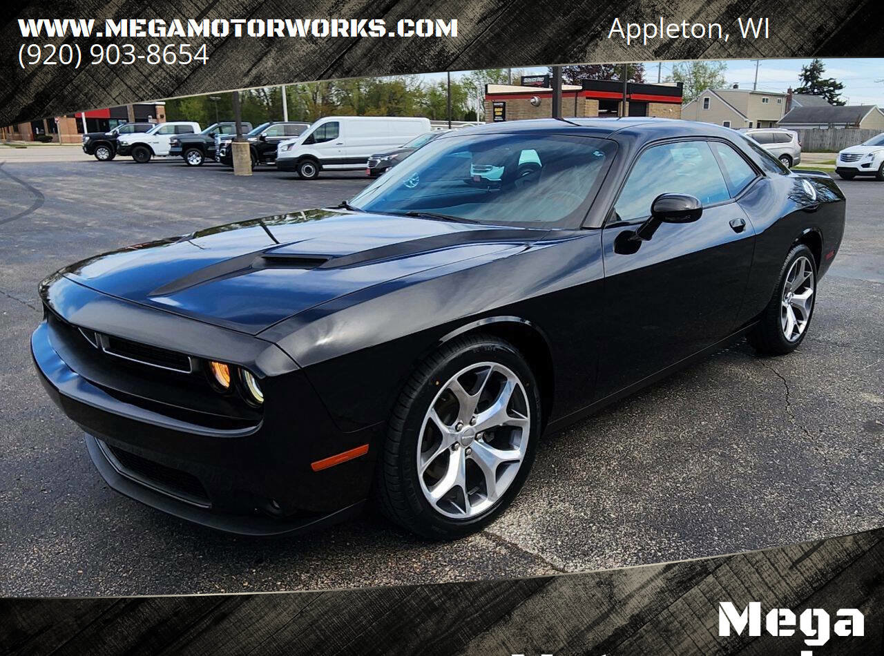 Used 2016 Dodge Challenger SXT Plus RWD image 1