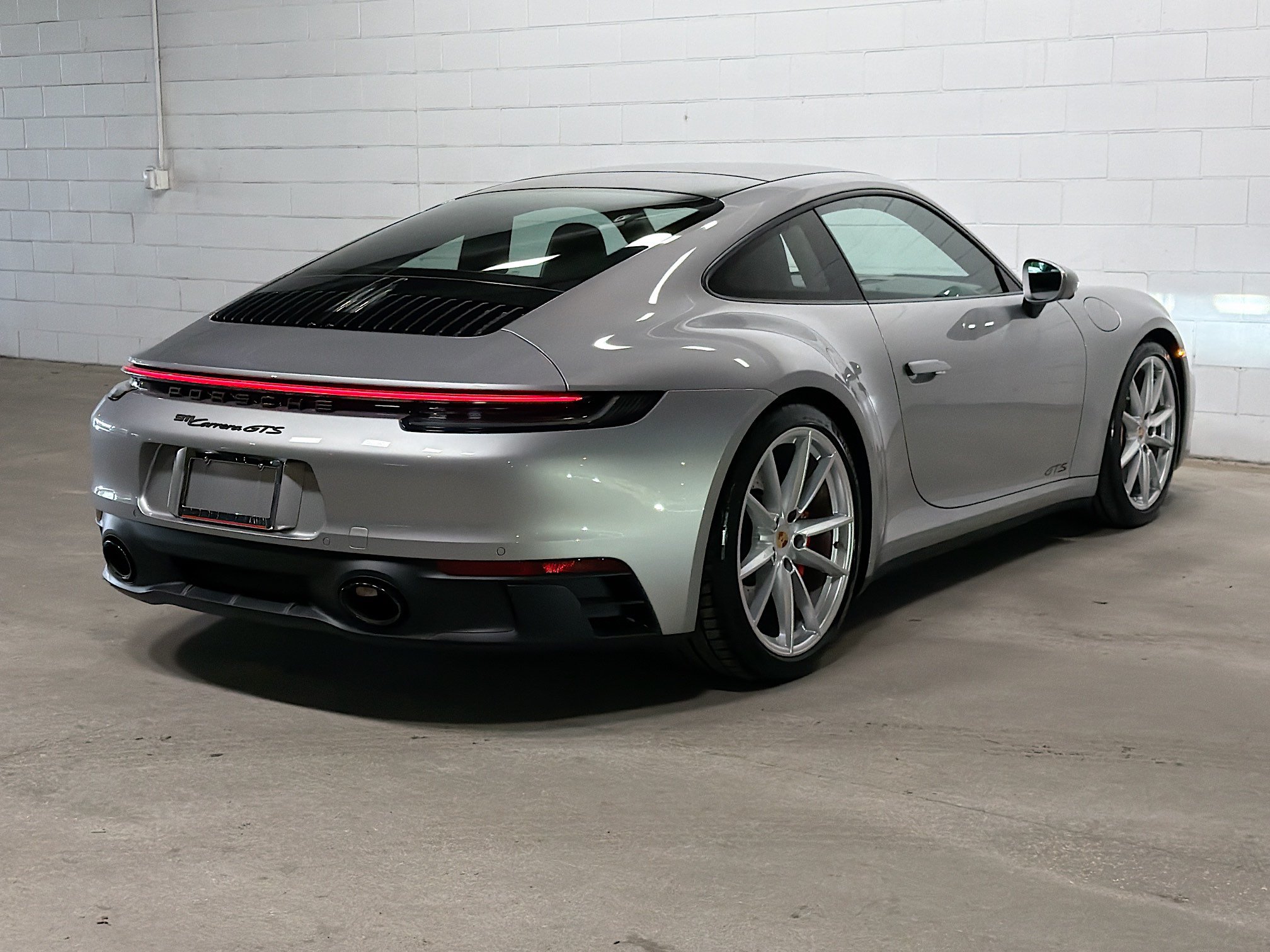 Certified 2024 Porsche 911 Carrera GTS RWD image 7
