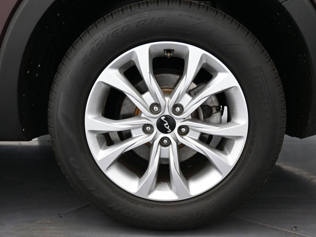 Certified 2022 Kia Telluride LX image 12