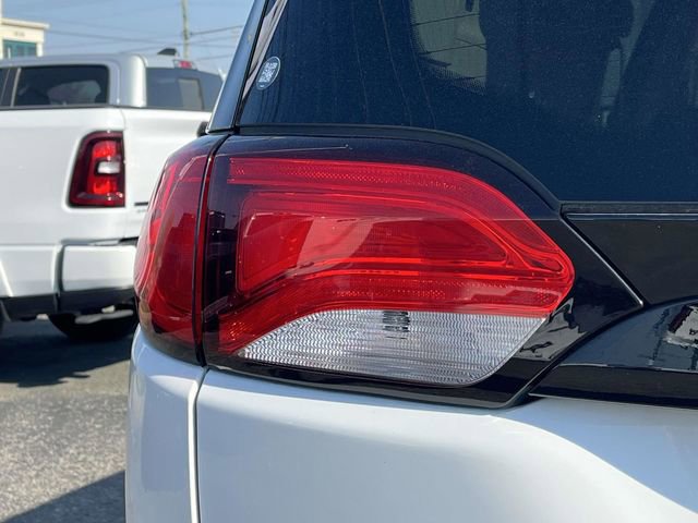 Used 2023 Chrysler Voyager LX FWD image 10