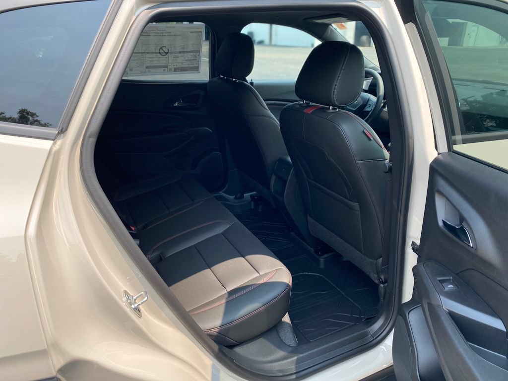 New 2026 Chevrolet Trax RS w/ Sunroof Package FWD image 15