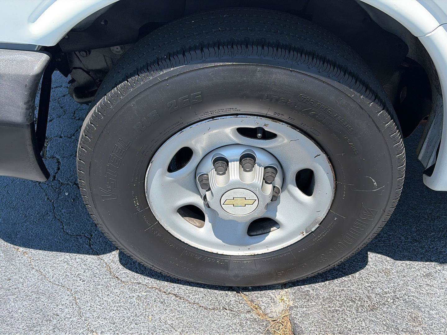 Used 2013 Chevrolet Express 2500 w/ Cold Climate Package RWD image 30