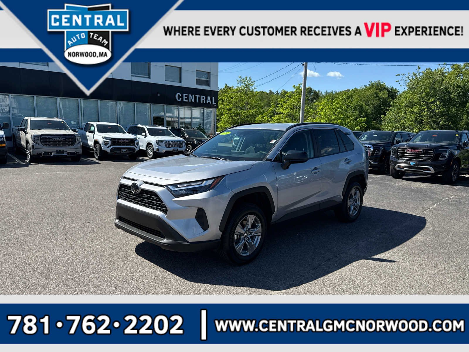 Used 2025 Toyota RAV4 LE AWD/4WD image 1