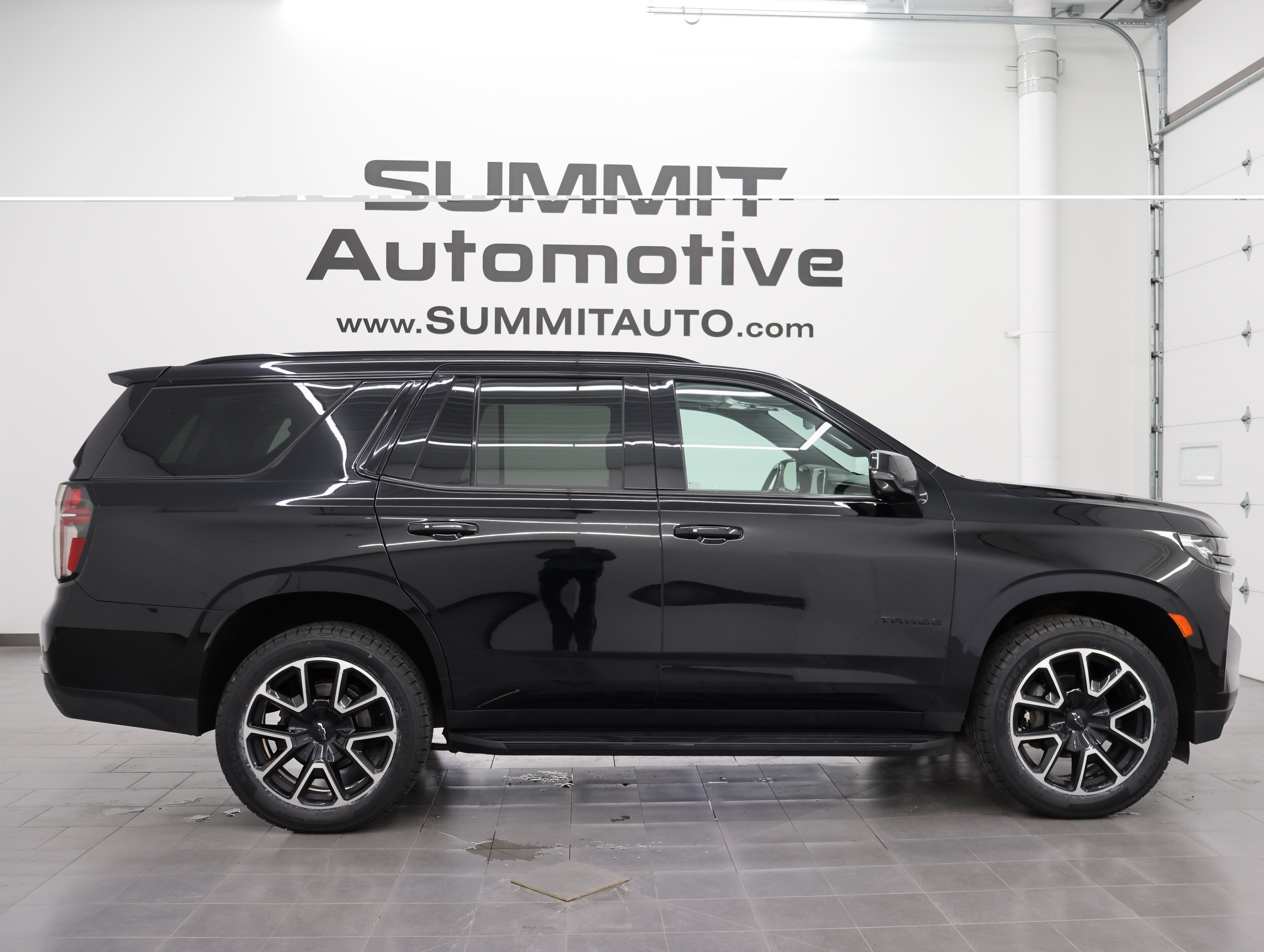 Used 2022 Chevrolet Tahoe RST w/ Luxury Package AWD/4WD image 1