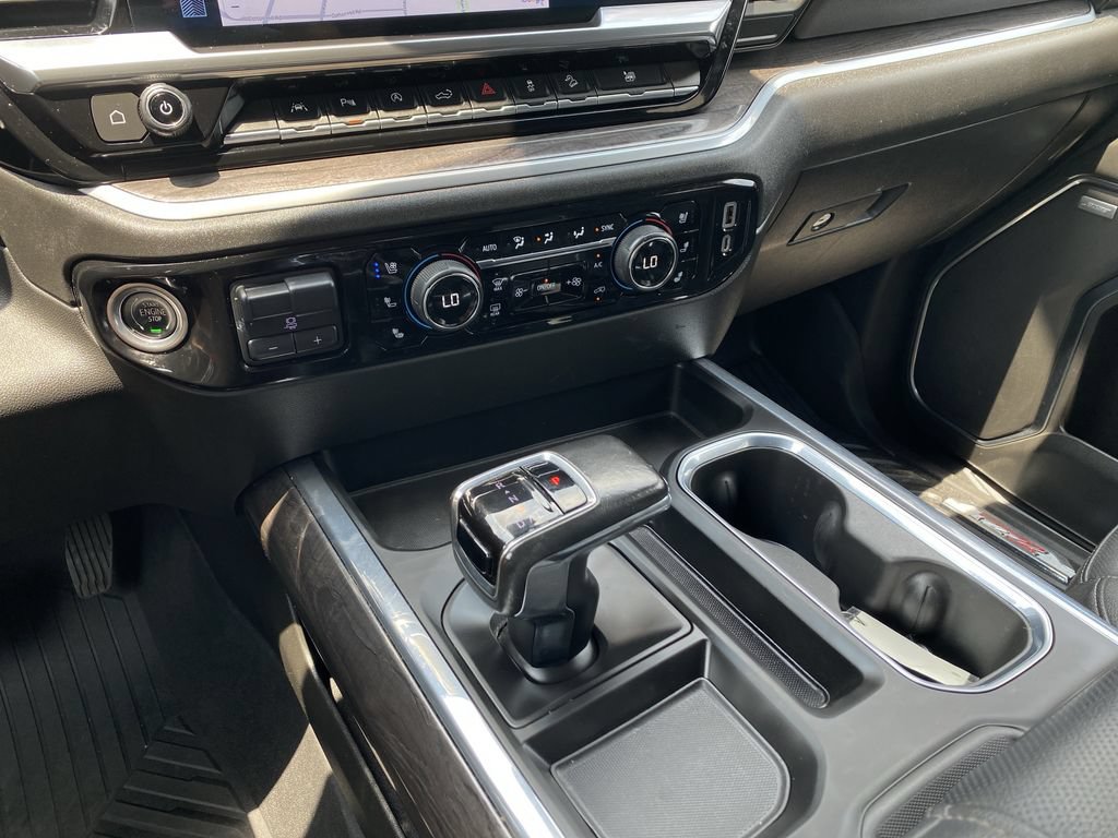 Used 2022 Chevrolet Silverado 1500 LTZ AWD/4WD image 27