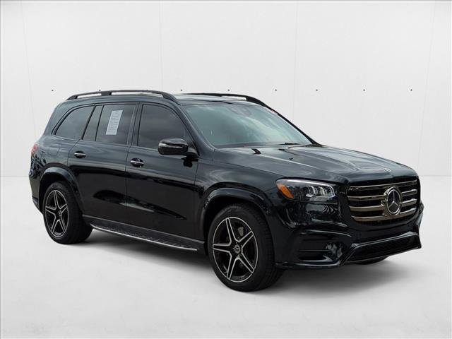 Used 2024 Mercedes-Benz GLS 450 4MATIC image 3